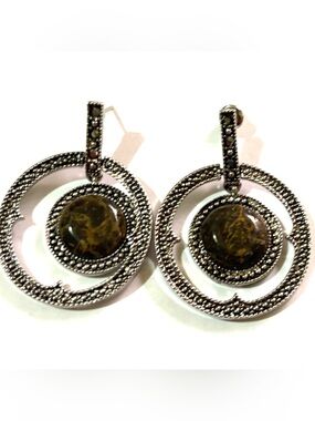 Vintage Silver-Tone Hoop Earrings with Brown Marbled Center